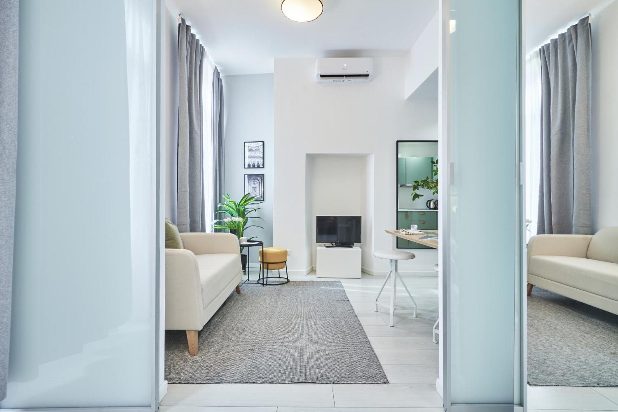 Elegante Appartamento Minimal Dai Tocchi Botanici Milan Exterior photo