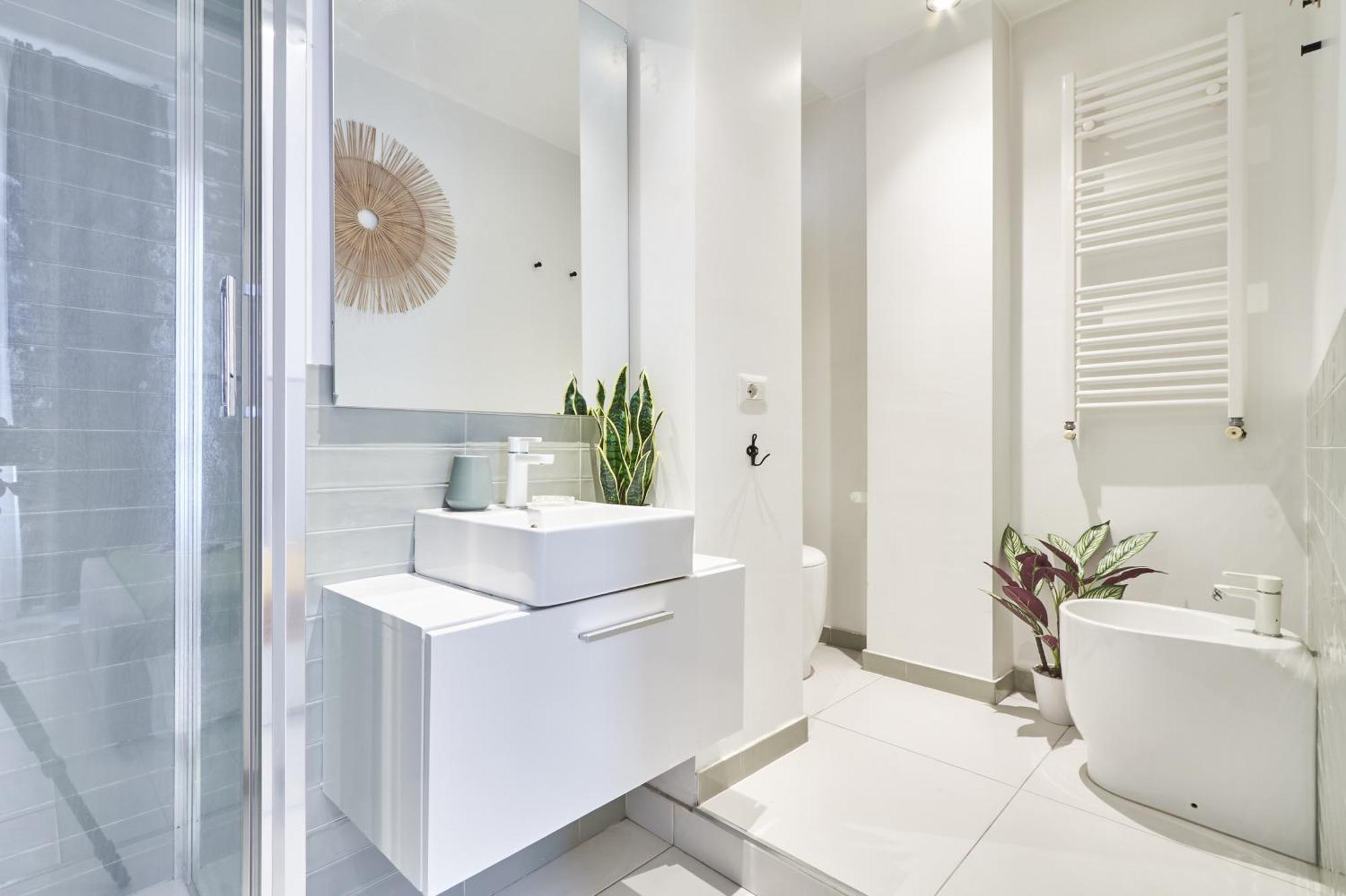 Elegante Appartamento Minimal Dai Tocchi Botanici Milan Exterior photo