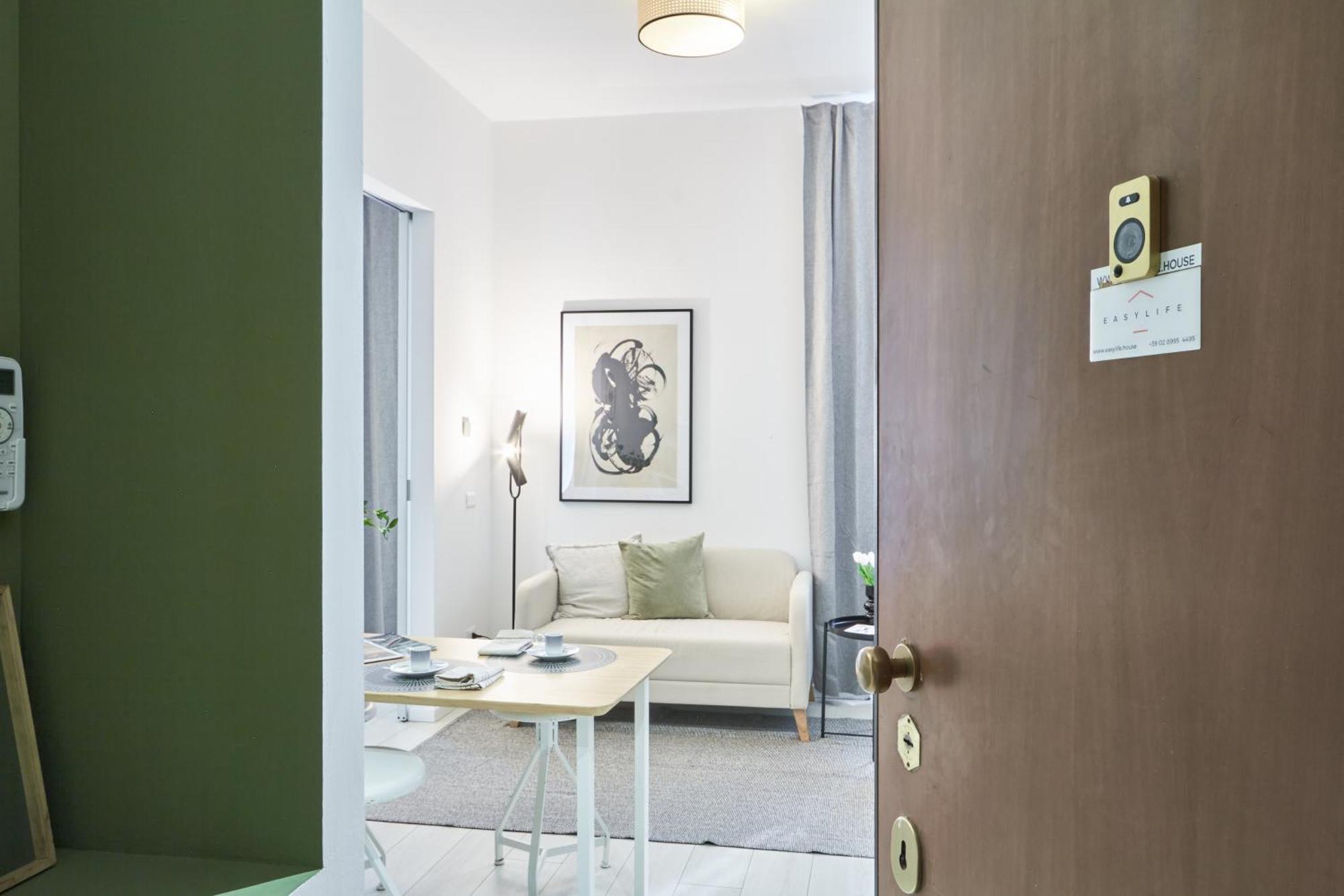 Elegante Appartamento Minimal Dai Tocchi Botanici Milan Exterior photo